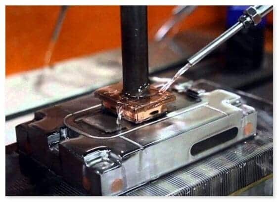 What is the tolerance of injection molding?